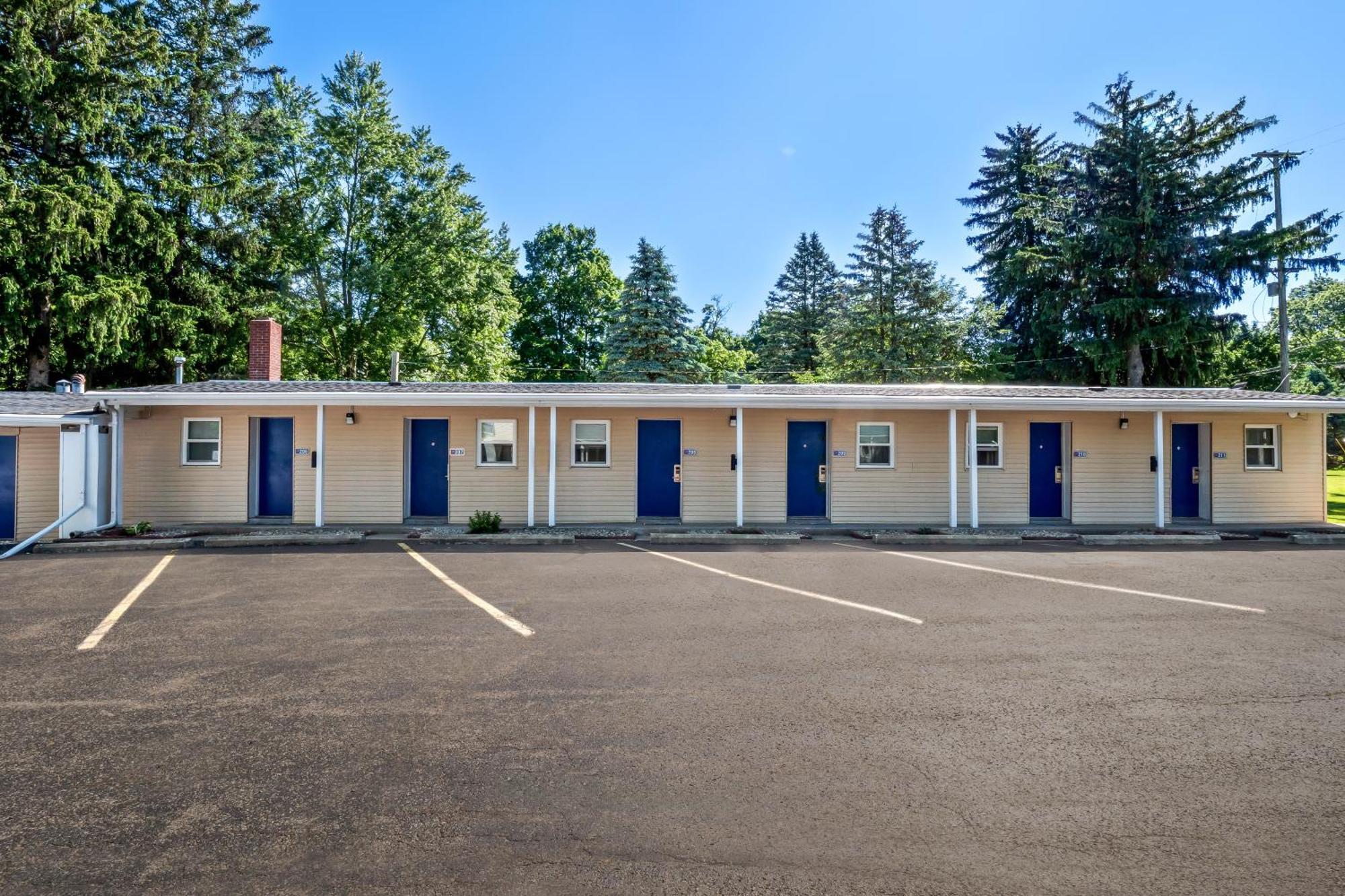 Americas Best Value Inn Jonesville/Hillsdale Eksteriør billede