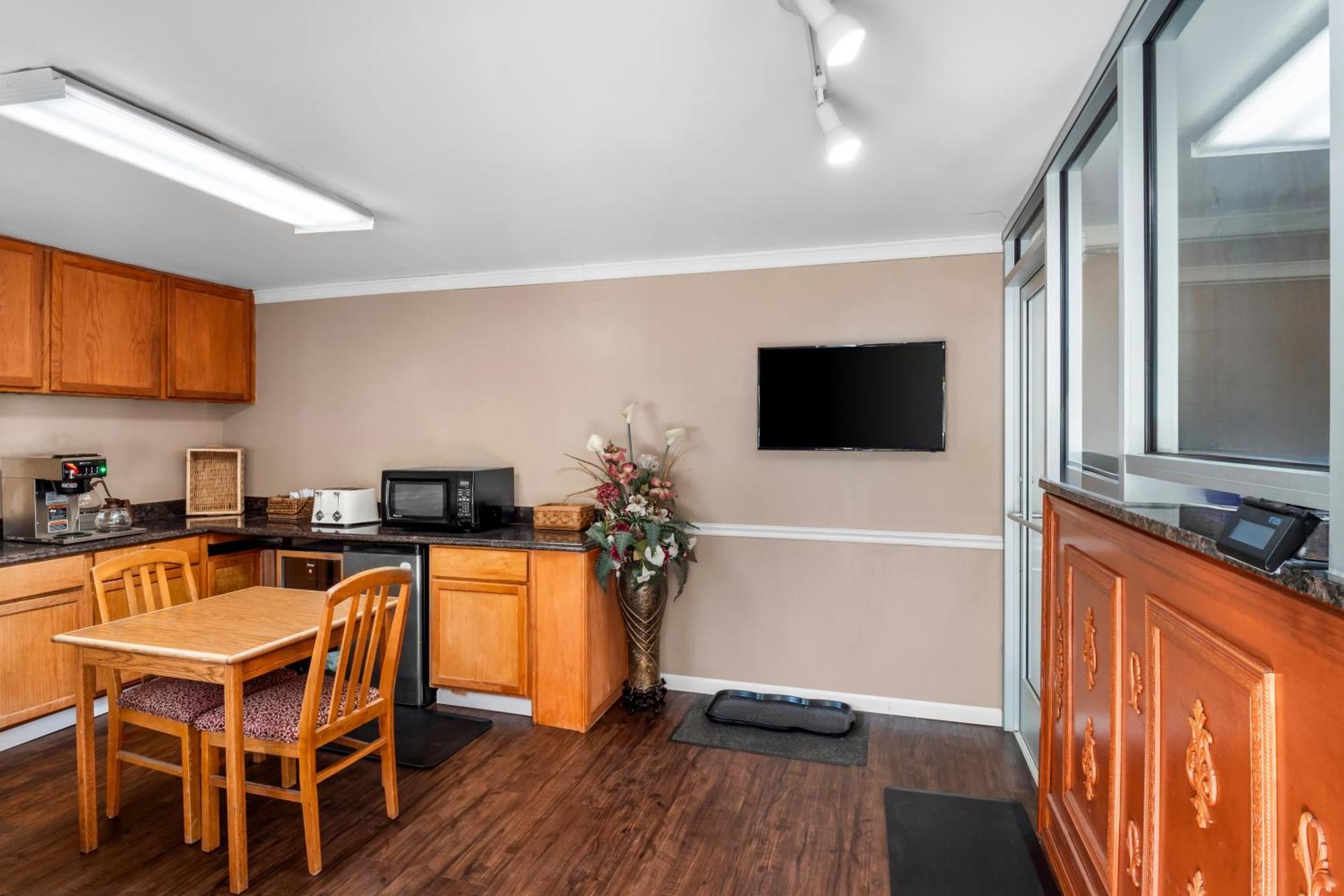 Americas Best Value Inn Jonesville/Hillsdale Eksteriør billede