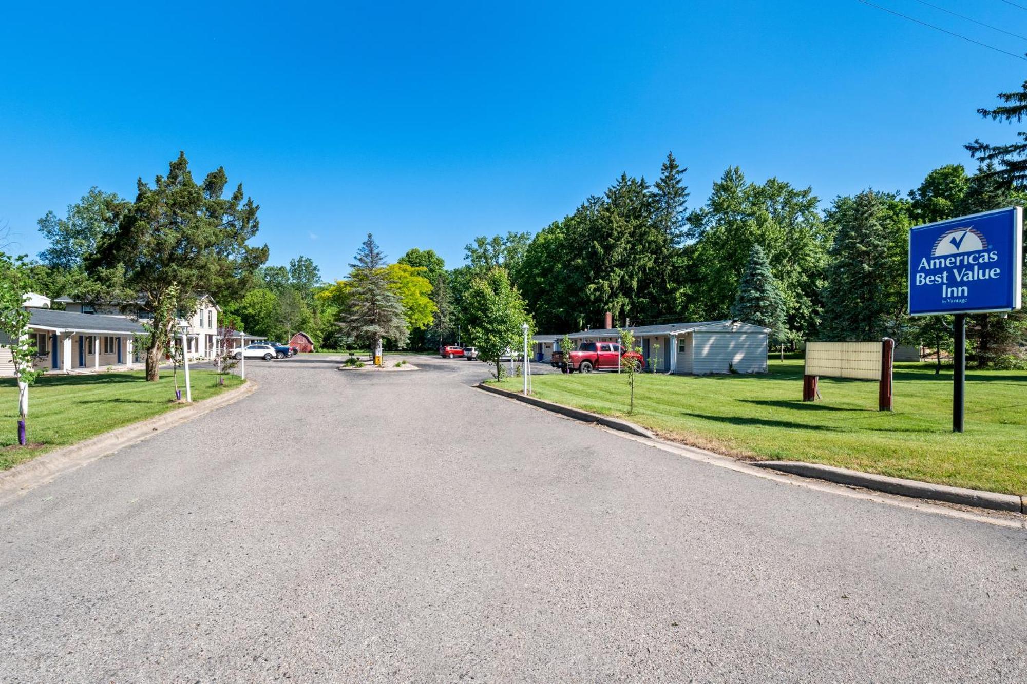 Americas Best Value Inn Jonesville/Hillsdale Eksteriør billede
