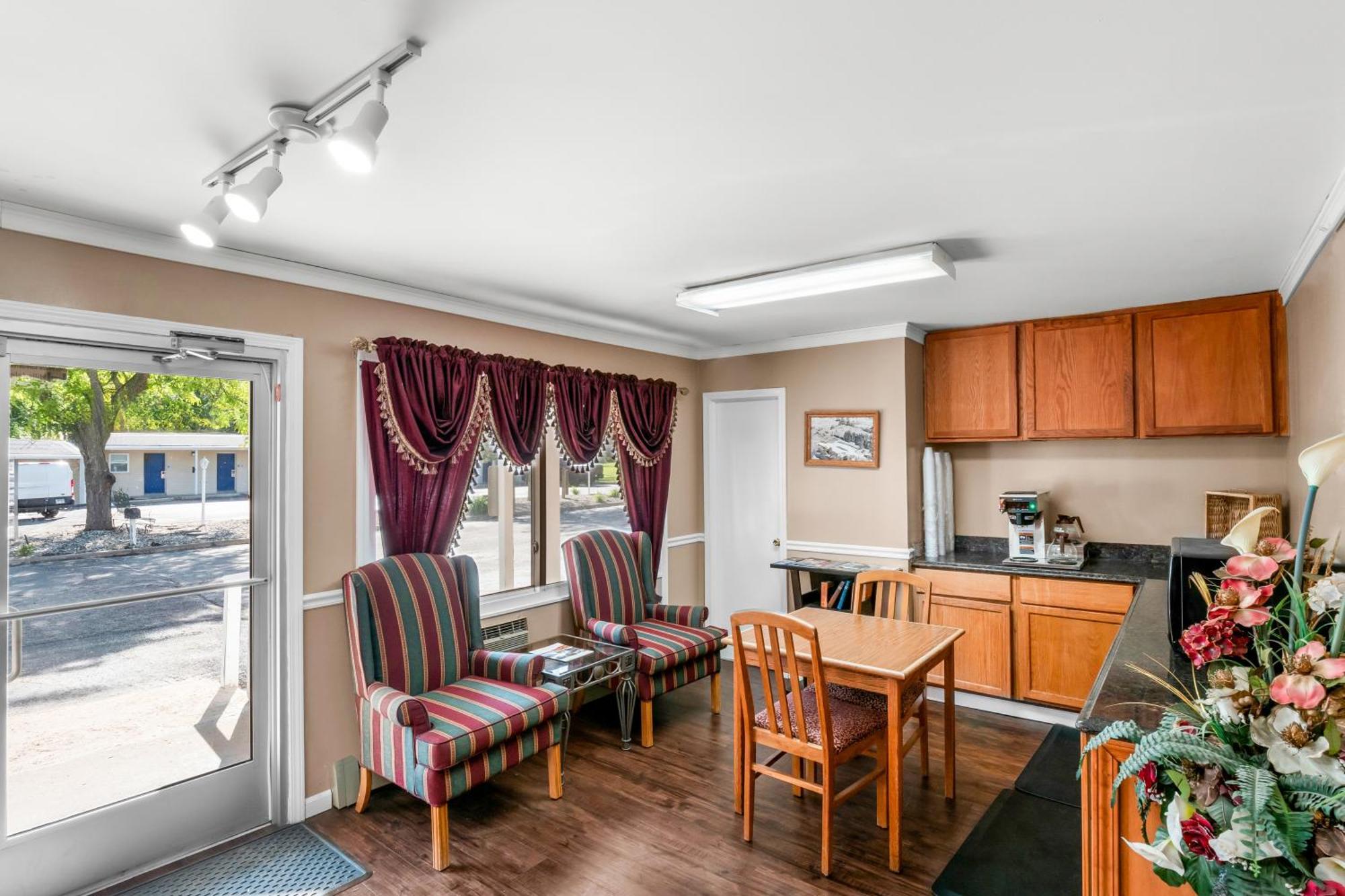 Americas Best Value Inn Jonesville/Hillsdale Eksteriør billede